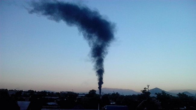 Incendio destruyó fábrica de textiles en Recoleta