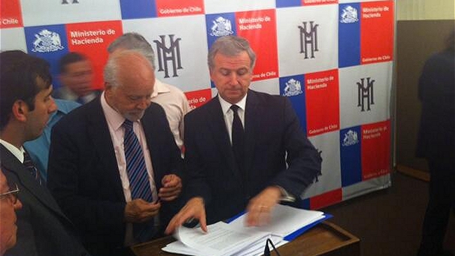 Sector público aceptó propuesta del Gobierno de 5 por ciento de reajuste