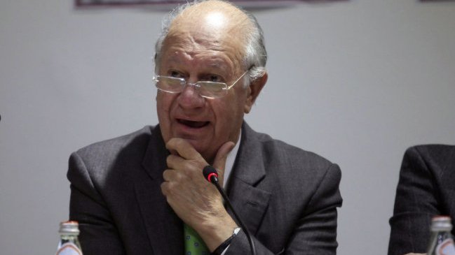 Ricardo Lagos propuso una comisión bicameral para reformar la Constitución