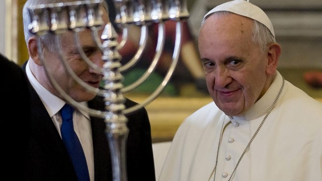 Netanyahu le regaló al Papa libro sobre la Inquisición en España