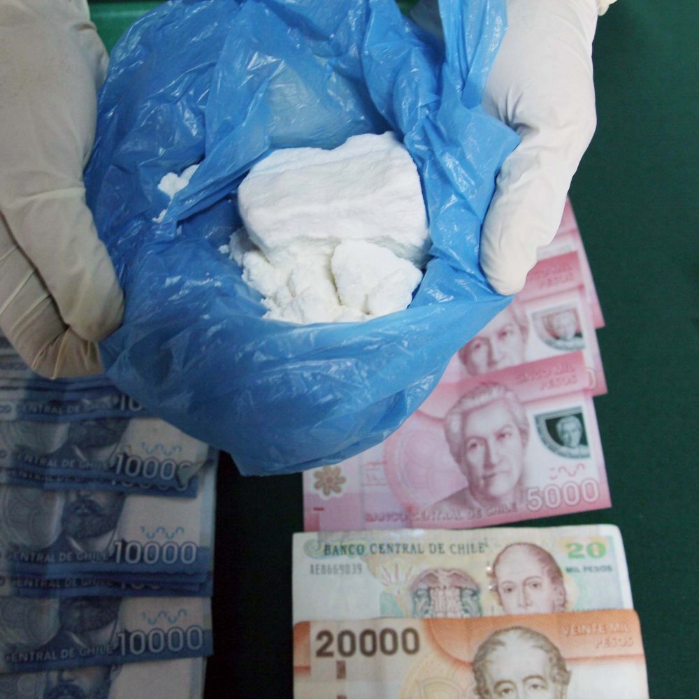 Encuesta Cooperativa: Chilenos creen que narcos están infiltrando instituciones