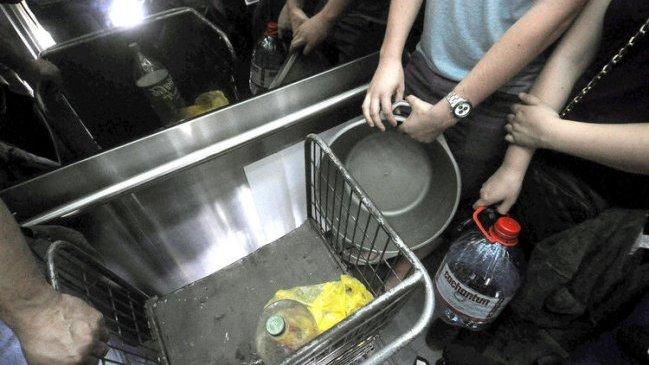 Vecinos de Providencia denuncian contaminación del agua potable