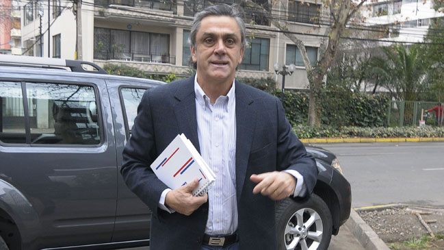 Canal 13 desmintió llegada de Pablo Longueira a su directorio