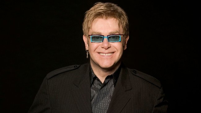 Elton John pide a Rusia no discriminar a los homosexuales