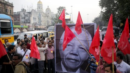 Restos de Mandela recorrerán por tres días las calles de Pretoria