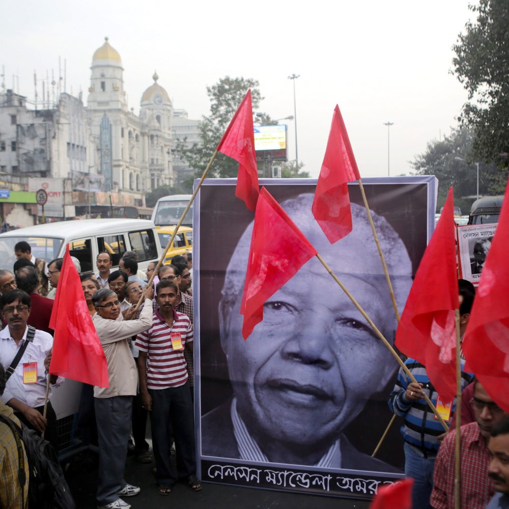 Restos de Mandela recorrerán por tres días las calles de Pretoria