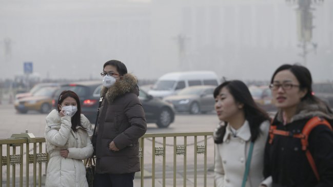 Contaminación obligó a cancelar vuelos y cerrar autopistas en China