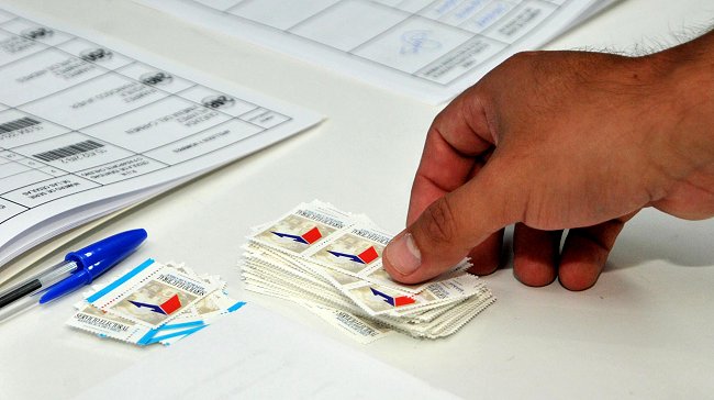 Chilenos en el exterior inician votación para la segunda vuelta