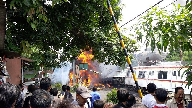 Accidente ferroviario dejó al menos siete muertos en Indonesia