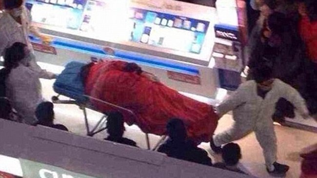 Hombre se suicidó tras cinco horas de compras junto a su novia en un mall