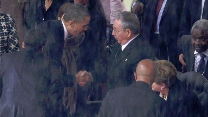 El histórico saludo entre Barack Obama y Raúl Castro