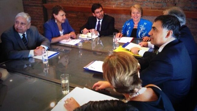 Michelle Bachelet recibió principales demandas de los alcaldes