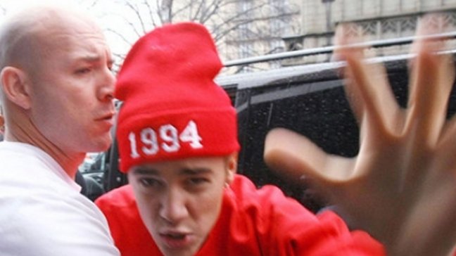 Video incrimina a Justin Bieber y piden captura internacional
