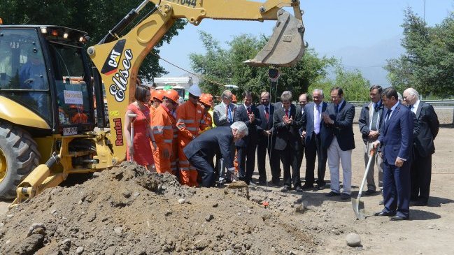 Presidente Piñera colocó primera piedra de ampliación de Ruta 5 Sur