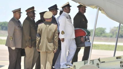 Avión con cuerpo de Mandela llegó a la provincia donde será enterrado