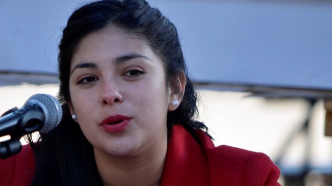 Karol Cariola apuntó al Gobierno por abstención