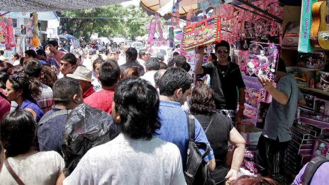 Gran afluencia en barrio Meiggs contrasta con alta abstención