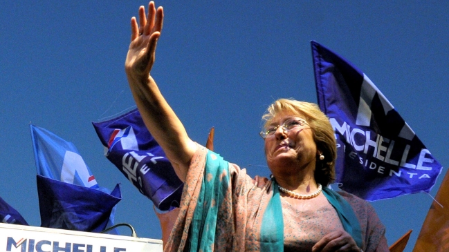 Maduro, Putin y Rousseff felicitaron a Bachelet por su triunfo en segunda vuelta