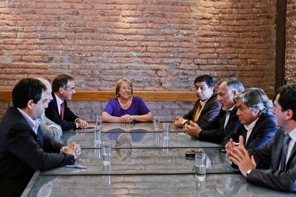 Bachelet dará a conocer su gabinete la segunda quincena de enero