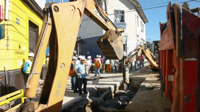 Esval anuncia plan para finalizar roturas de matrices en Valparaíso