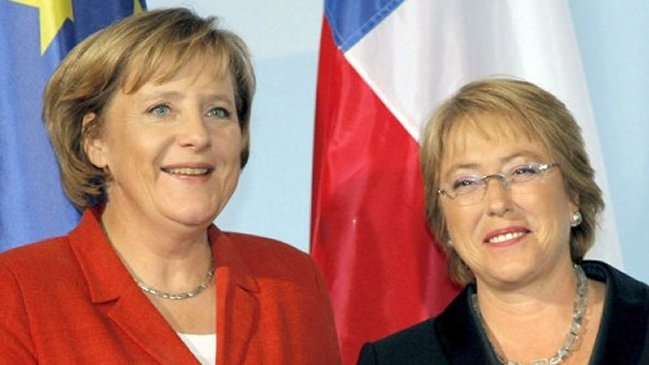 Merkel felicitó a Bachelet por triunfo electoral