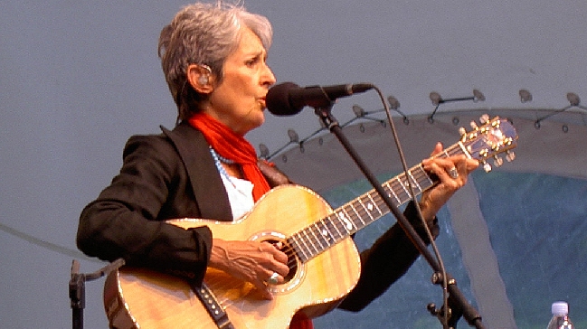 Joan Báez regresará a Chile en marzo próximo