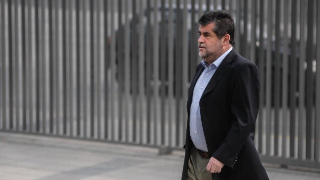 Parlamentarios exigen investigación por pérdida de vales vista en Extranjería