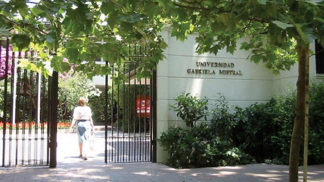 CNA rechazó acreditación de dos universidades y un instituto profesional