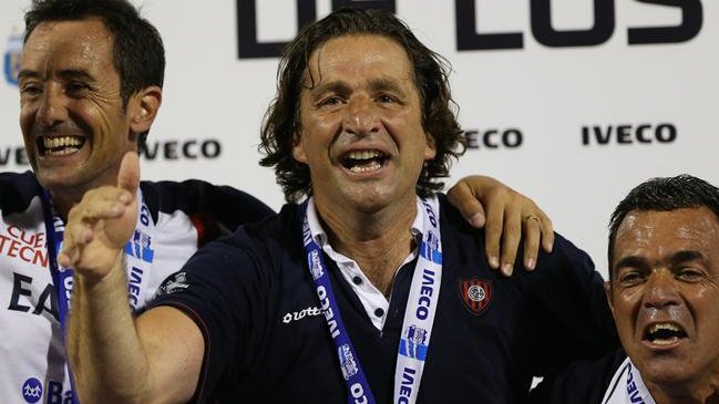 Juan Antonio Pizzi es opción para tomar la banca de Valencia