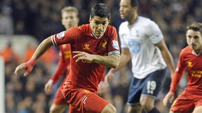 Luis Suárez renovó con Liverpool con un contrato de 