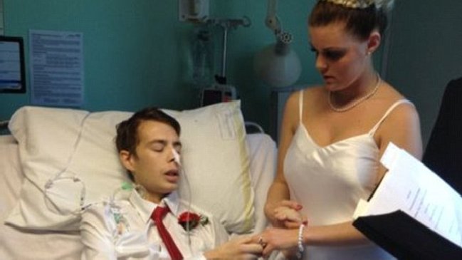 La historia de la mujer que se casó con su novio en estado terminal