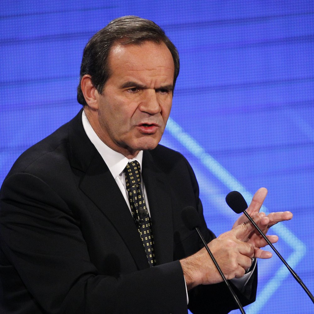 Allamand vuelve a la carga y pide revisar 