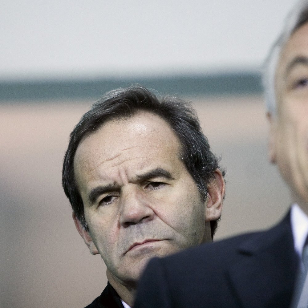 Allamand: No se pueden barrer los errores bajo la alfombra