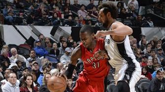 Parker y Ginóbili pusieron de nuevo a los Spurs en la senda ganadora