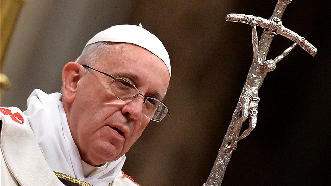 Papa en la misa del Gallo: Jesús es la luz que disipa las tinieblas