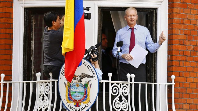Ecuador ratificó que seguirá entregando asilo a Julian Assange