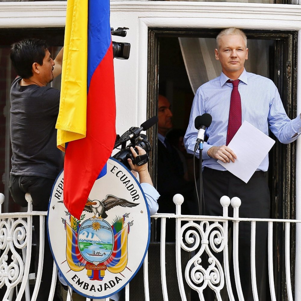 Ecuador ratificó que seguirá entregando asilo a Julian Assange