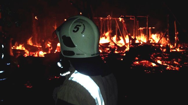 Incendio destruyó casa patronal en La Araucanía
