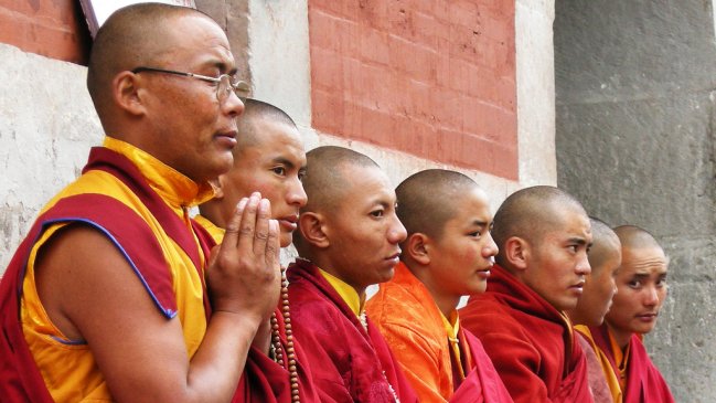 Los entierros budistas por correo desatan la polémica en Japón