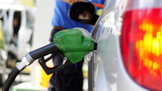 Nueva alza de bencinas se proyecta en el inicio del 2014