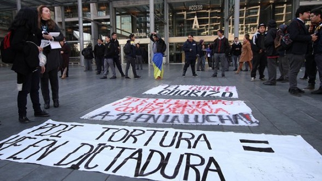 En prisión preventiva quedó policía acusado de torturas contra estudiante