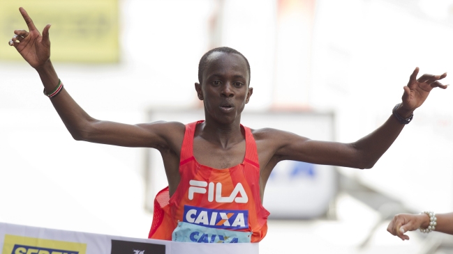 Nancy Kipron y Edwin Kipsang conquistaron la tradicional corrida San Silvestre