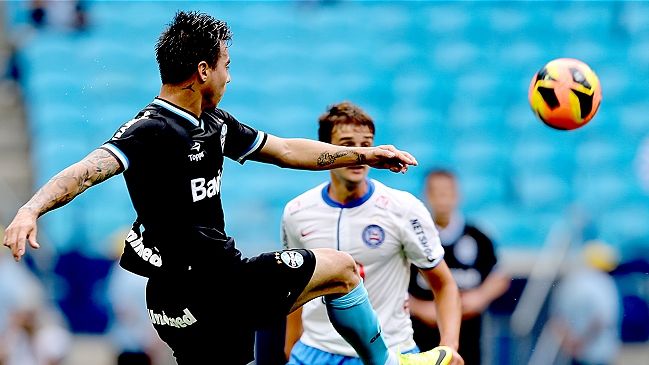 Presidente de Santos: El arribo de Eduardo Vargas depende de un acuerdo entre él y Napoli