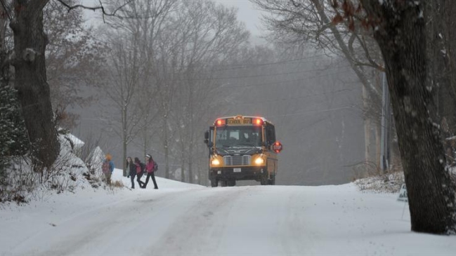 Tormenta de nieve mantiene en estado de emergencia a Nueva York