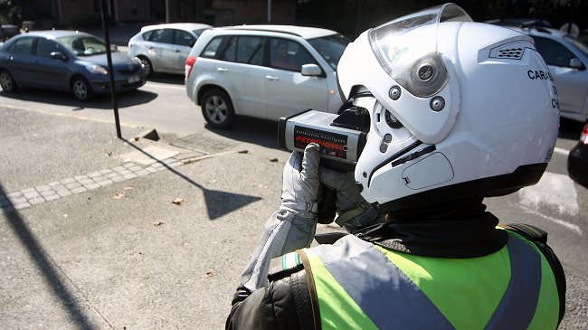 Carabineros critica uso de aplicación que alerta sobre controles de tránsito