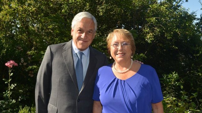 Piñera y Bachelet se reunirán este martes en el Palacio de La Moneda