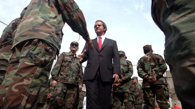 Allamand propone excluir justificación al Golpe en declaración de principios de RN