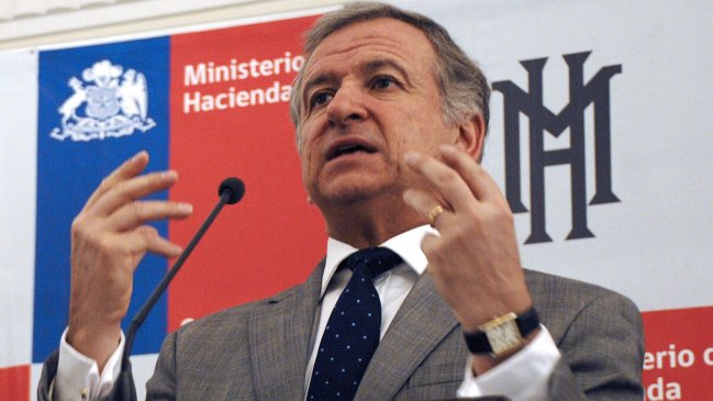 Ministro Larraín cree que está todo dado para que Chile crezca en 2014