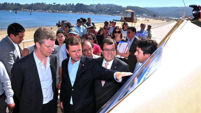 EE.UU. mira la reconstrucción en Chile para levantar estados afectados por 