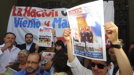   Manifestantes piden suspender venta de La Nación 